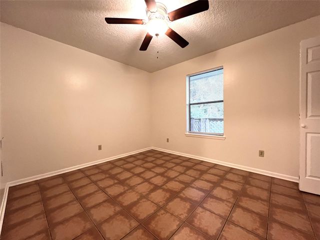 3008 Manor Lane B, Huntsville, TX 77340