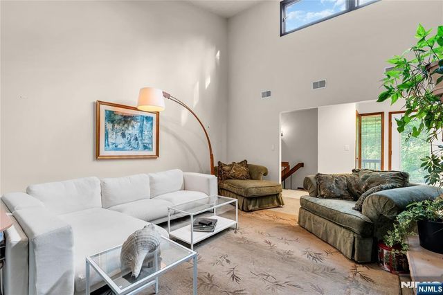3 Bluefield Court, Hillsdale, NJ 07642