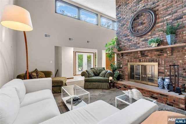 3 Bluefield Court, Hillsdale, NJ 07642