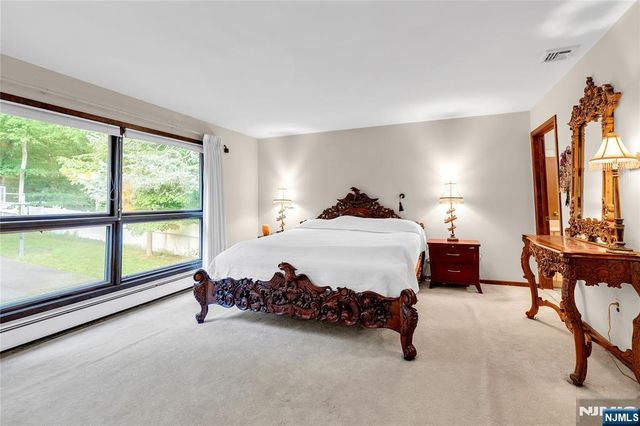 3 Bluefield Court, Hillsdale, NJ 07642
