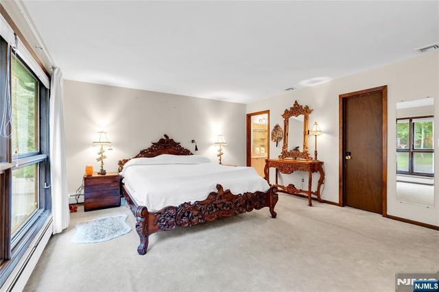 3 Bluefield Court, Hillsdale, NJ 07642