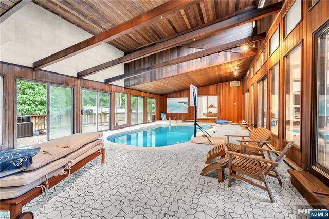 3 Bluefield Court, Hillsdale, NJ 07642
