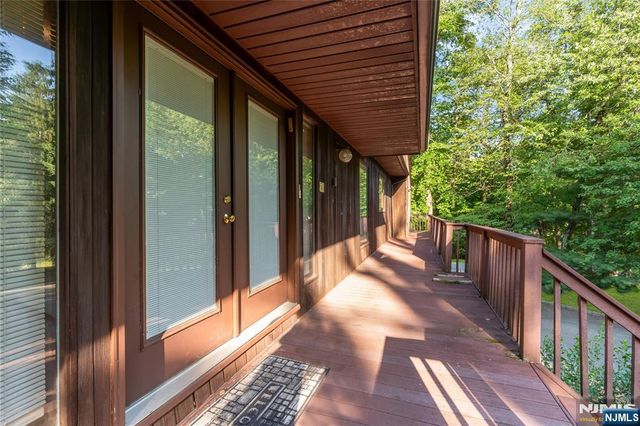 3 Bluefield Court, Hillsdale, NJ 07642