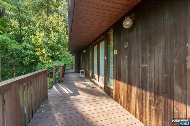 3 Bluefield Court, Hillsdale, NJ 07642