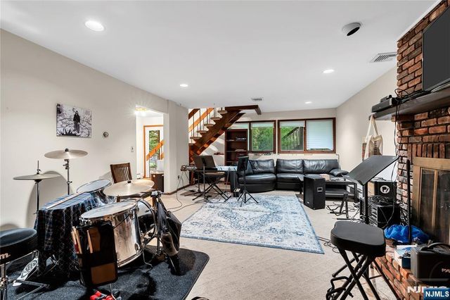 3 Bluefield Court, Hillsdale, NJ 07642