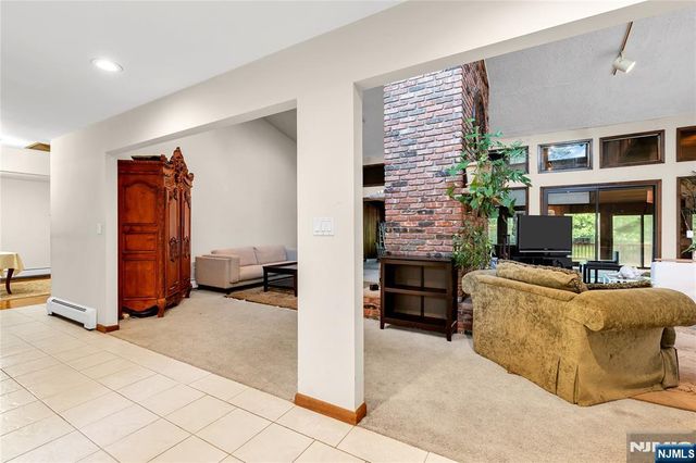3 Bluefield Court, Hillsdale, NJ 07642