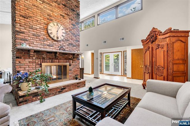 3 Bluefield Court, Hillsdale, NJ 07642