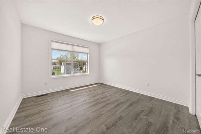 4702 Mankato Avenue, Royal Oak, MI 48073