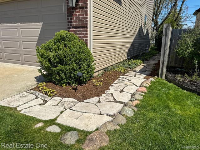 4702 Mankato Avenue, Royal Oak, MI 48073