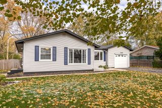 269 Thunderbird Trail, Carol Stream, IL 60188