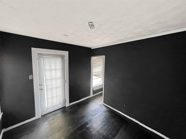 1010 Winters Street, Dallas, TX 75216