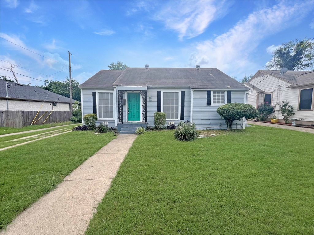 1010 Winters Street, Dallas, TX 75216