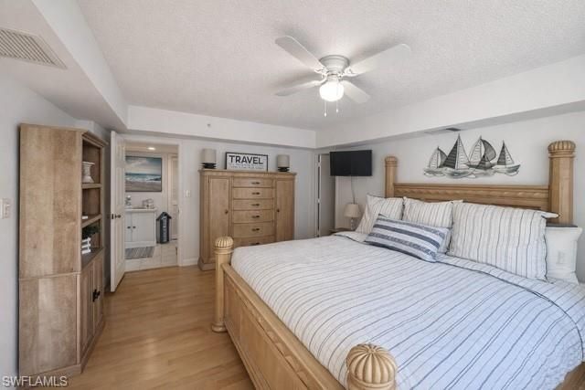 6040 Pelican Bay BLVD # D101, Naples, FL 34108