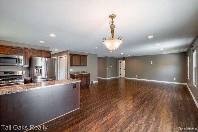 291 Golfside Drive, Lapeer, MI 48446