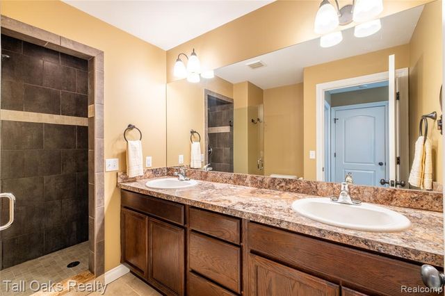 291 Golfside Drive, Lapeer, MI 48446