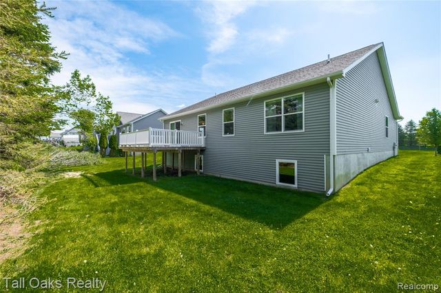 291 Golfside Drive, Lapeer, MI 48446