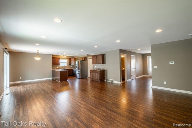 291 Golfside Drive, Lapeer, MI 48446