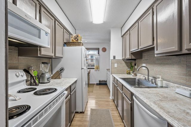 8857 42nd Avenue N, New Hope, MN 55427