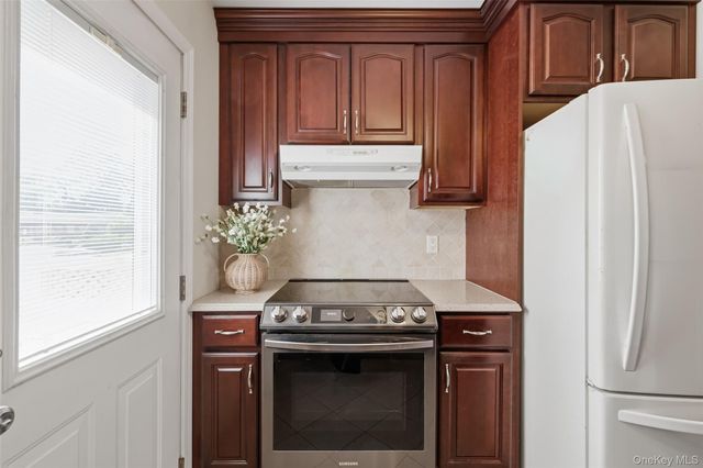 183 N Oak Street, Massapequa, NY 11758