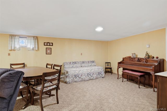 183 N Oak Street, Massapequa, NY 11758