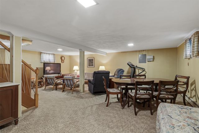 183 N Oak Street, Massapequa, NY 11758