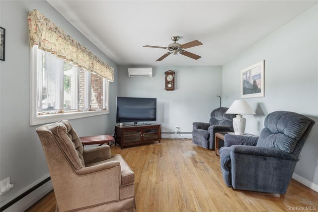 183 N Oak Street, Massapequa, NY 11758