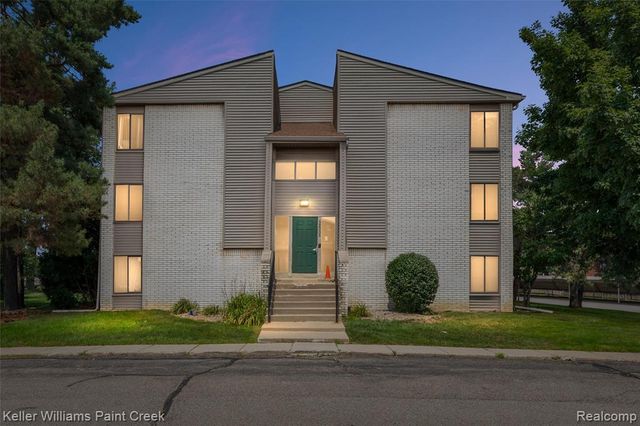 32005 W 12 Mile Road 205, Farmington, MI 48334