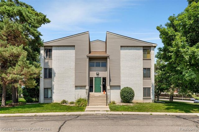 32005 W 12 Mile Road 205, Farmington, MI 48334
