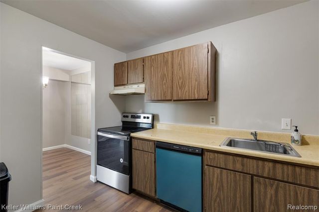 32005 W 12 Mile Road 205, Farmington, MI 48334