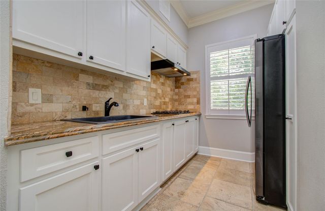 1703 Brookside Pine Lane, Houston, TX 77345