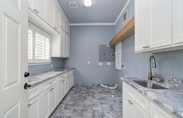 1703 Brookside Pine Lane, Houston, TX 77345