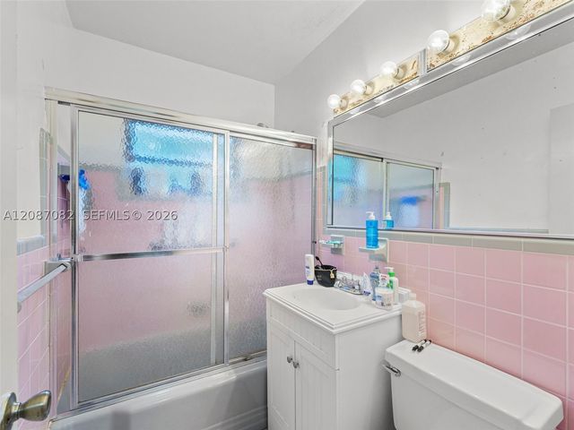 5440 E 7th Ave, Hialeah, FL 33013