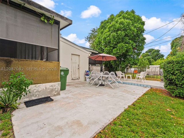 5440 E 7th Ave, Hialeah, FL 33013