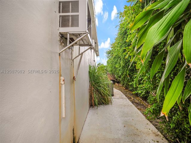 5440 E 7th Ave, Hialeah, FL 33013