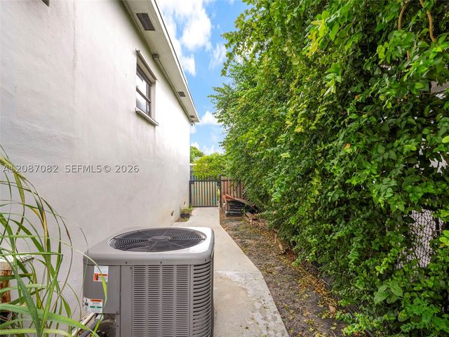 5440 E 7th Ave, Hialeah, FL 33013