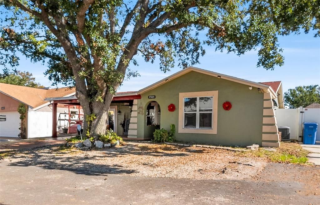 7505 EASTMOOR COURT, Tampa, FL 33615