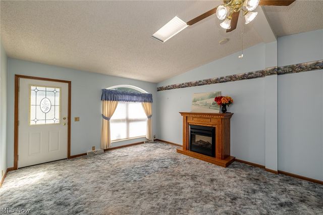 12 Jessica Lane, Olmsted Twp, OH 44138