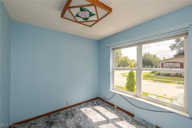 12 Jessica Lane, Olmsted Twp, OH 44138