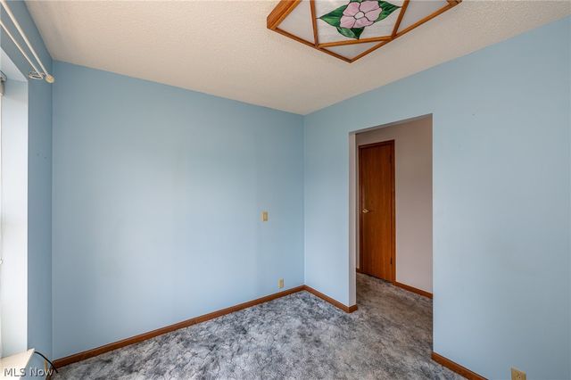 12 Jessica Lane, Olmsted Twp, OH 44138
