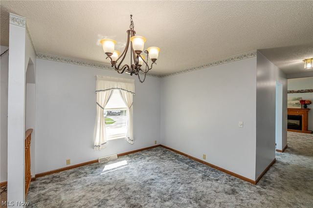 12 Jessica Lane, Olmsted Twp, OH 44138