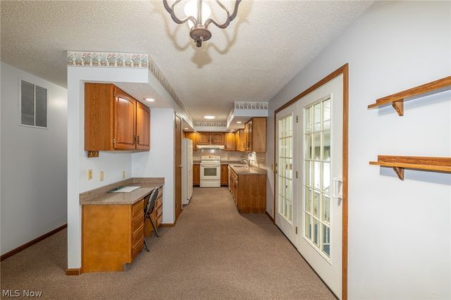12 Jessica Lane, Olmsted Twp, OH 44138