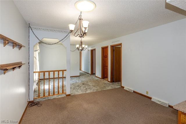 12 Jessica Lane, Olmsted Twp, OH 44138