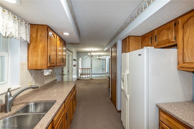 12 Jessica Lane, Olmsted Twp, OH 44138