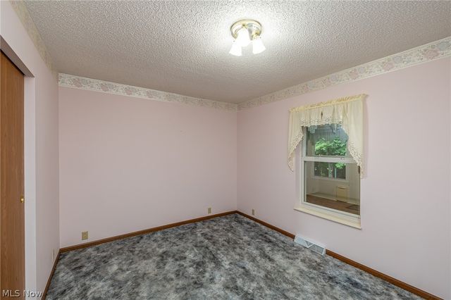 12 Jessica Lane, Olmsted Twp, OH 44138
