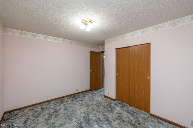 12 Jessica Lane, Olmsted Twp, OH 44138