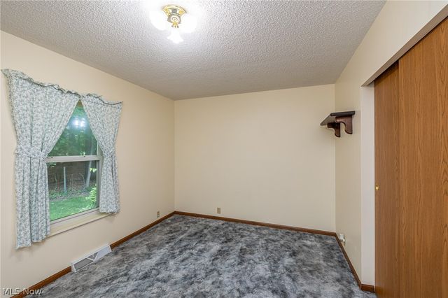 12 Jessica Lane, Olmsted Twp, OH 44138