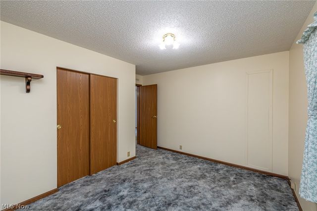 12 Jessica Lane, Olmsted Twp, OH 44138