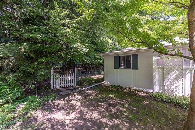 12 Jessica Lane, Olmsted Twp, OH 44138