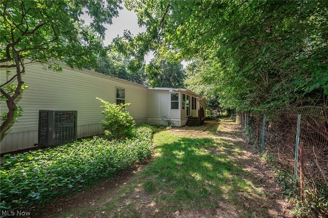12 Jessica Lane, Olmsted Twp, OH 44138