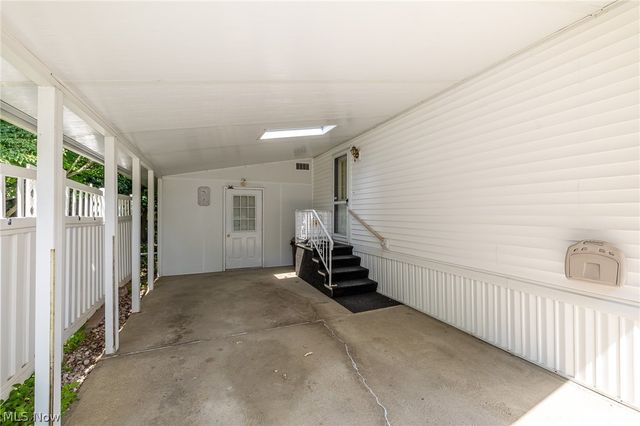 12 Jessica Lane, Olmsted Twp, OH 44138